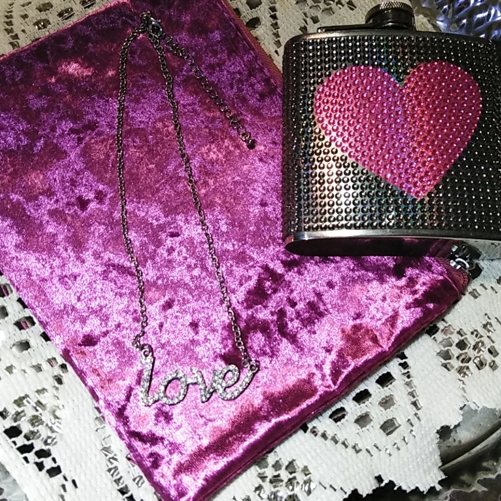 💖 NEW SILVER PLATED CZ💎ACCENT LOVE NECKLACE - Picture 1 of 3